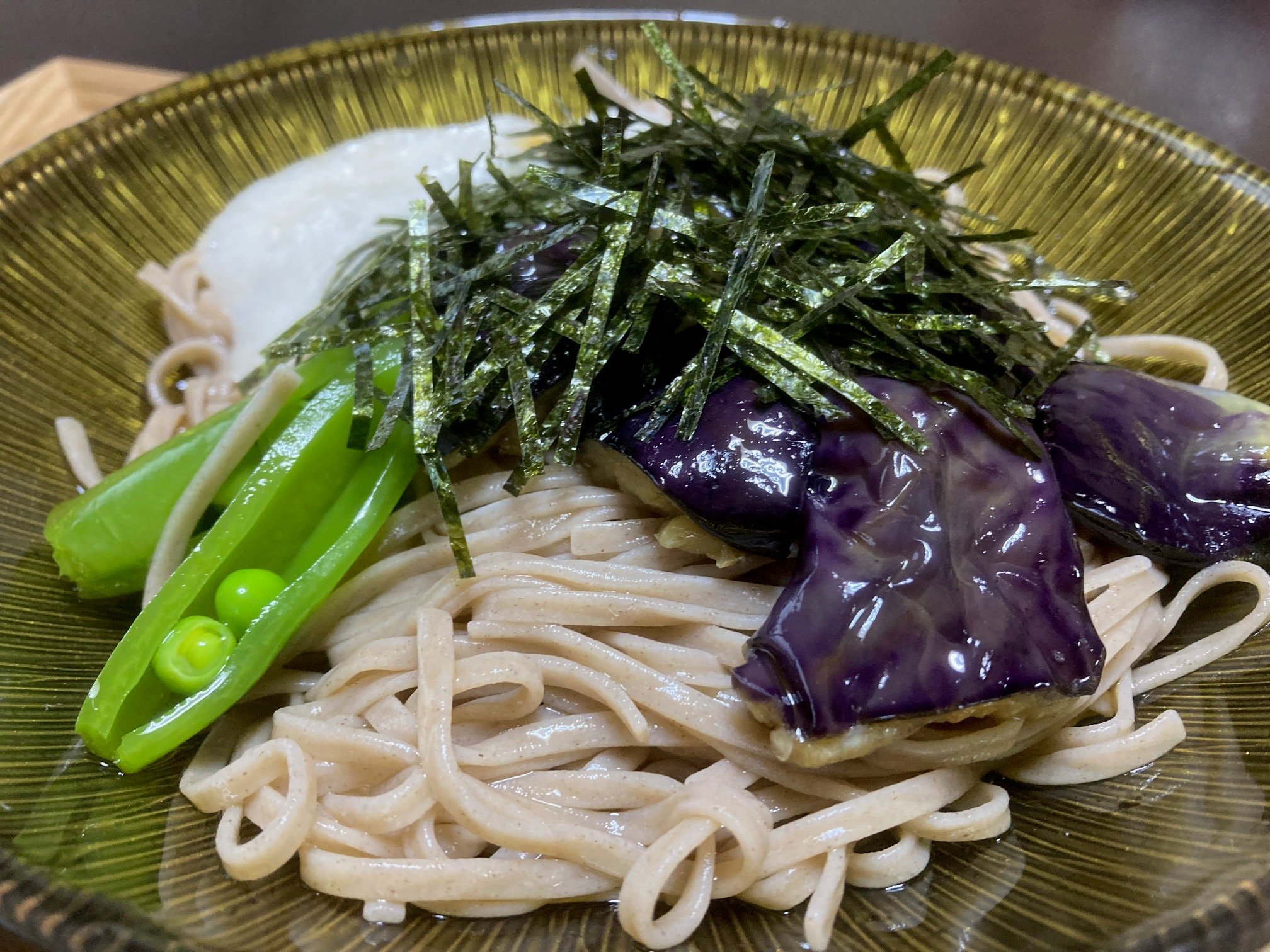 Lashiku アクリル冷麺鉢(深) Toraitan 朱/金カスリ | 本山漆器店