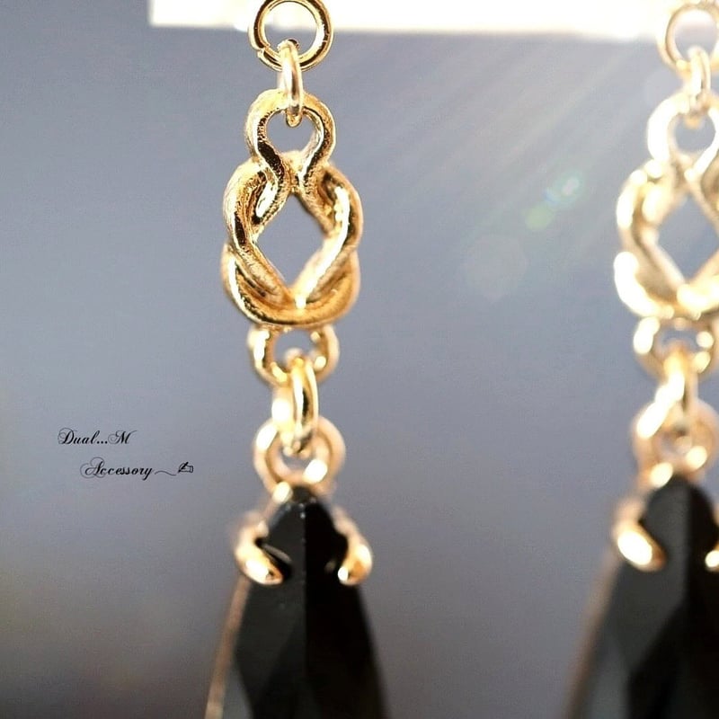 DualM Accessory】 ロングクリスタルピアス Black | SAKAEY DualM Accessory】 ロングクリスタルピアス Black | SAKAEY