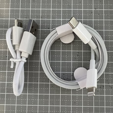 モバイルバッテリー 5000A   軽くて（118g)、小さくて、充電が早い！