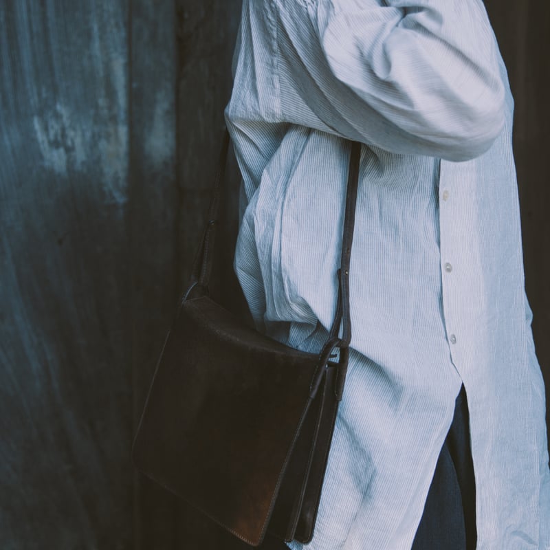 nu ヌ　flat bag \"Cavallo\" flat bag 