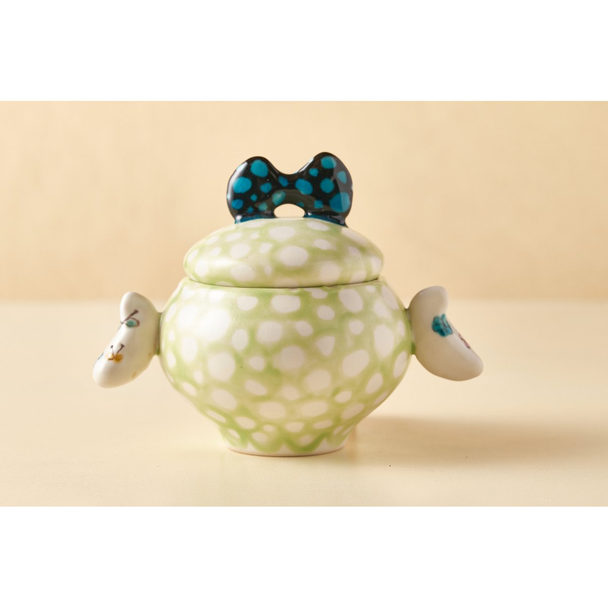 上品さと優雅なフォルムをしたリボンモチーフ耳付き壺鉢・中&小 2つセット♡ fit=scale-down,w=1200