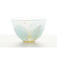 橋村野美知　ガラス　花のぐいのみ 白