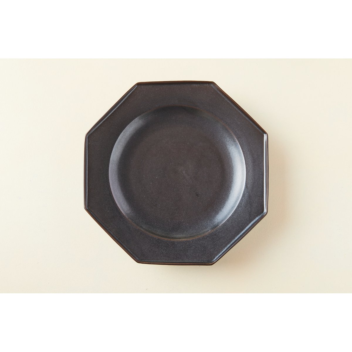 宮腰徳二 九谷焼 黒 7寸八角皿 | HemingArts
