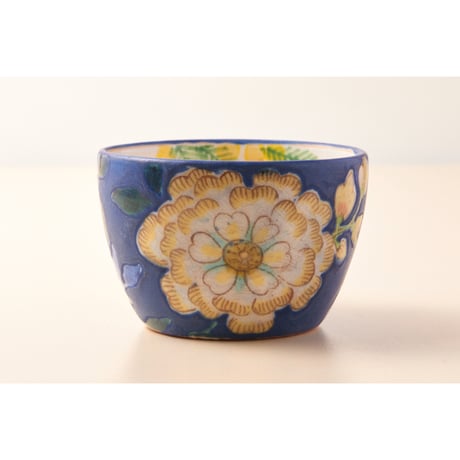 稲積佳谷　九谷焼　黄色唐花紋　フリーカップ  青