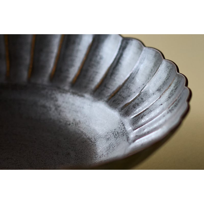 宮腰徳二 九谷焼 黒釉薬 菊鉢 | HemingArts