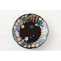永井麻美子　百花手輪花小皿  黒　311