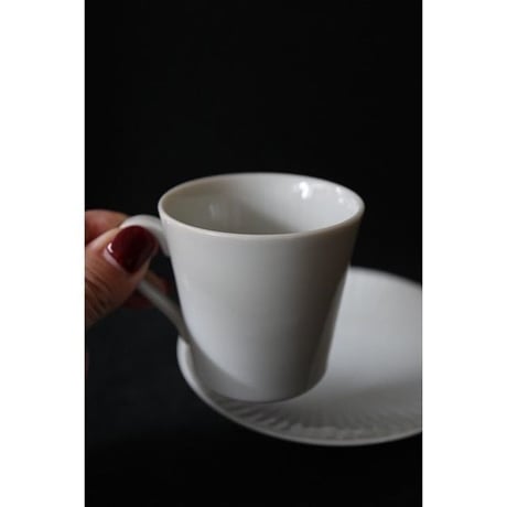 宮腰徳二  九谷焼　カップアンドソーサー　白