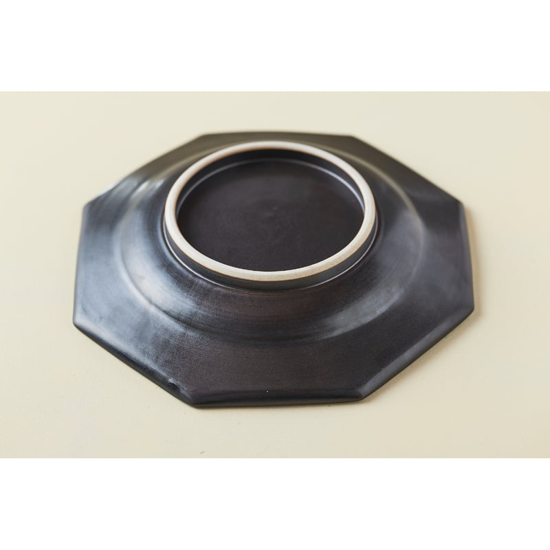 宮腰徳二 九谷焼 黒 7寸八角皿 | HemingArts