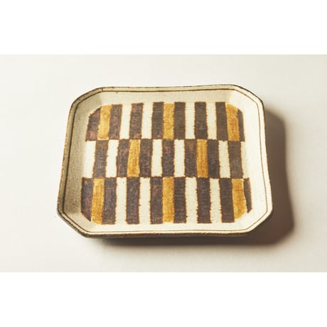 市岡泰　角落としの皿（正）　20