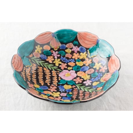 永井麻美子　百花手輪花７寸浅鉢　黒　309A