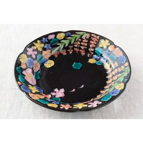 永井麻美子　百花手輪花小皿  黒　311