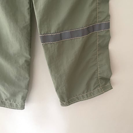 green pants reflector
