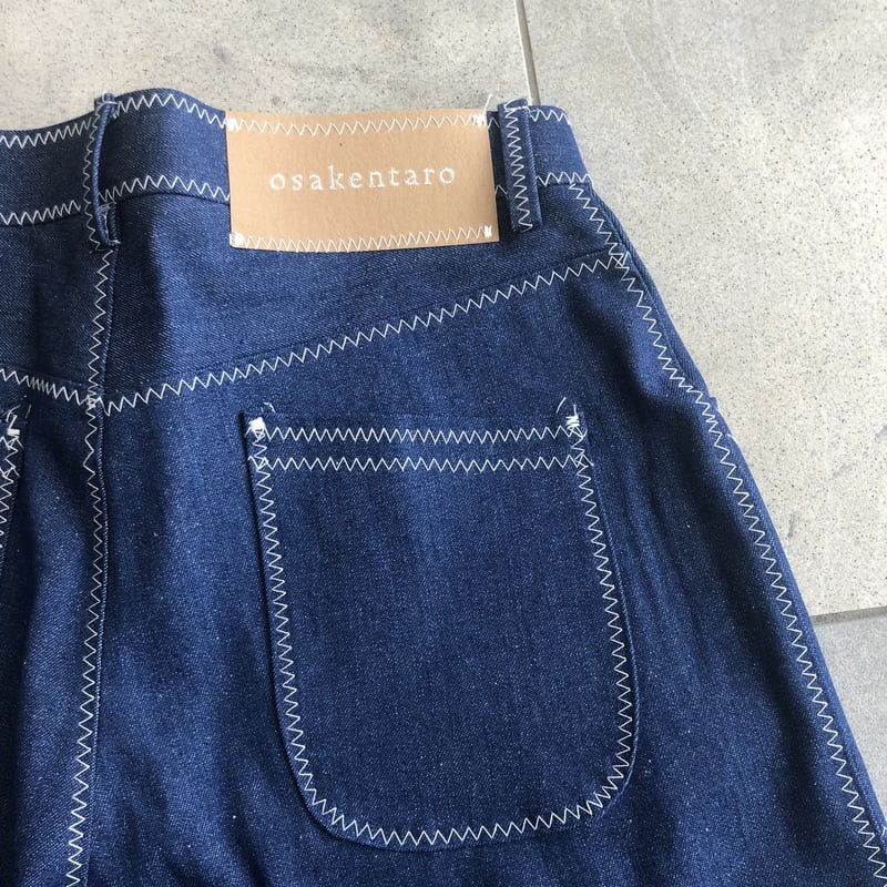 ジグザグステッチのデニムパンツ ブルー×ホワイト(サイズ2 ジグザグステッチのデニムパンツ ブルー×ホワイト(サイズ2
