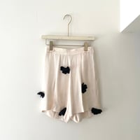 Black flower short pants