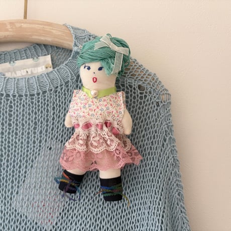 knit pullover ブローチ付き