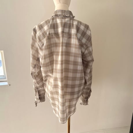 slopy frill blouse