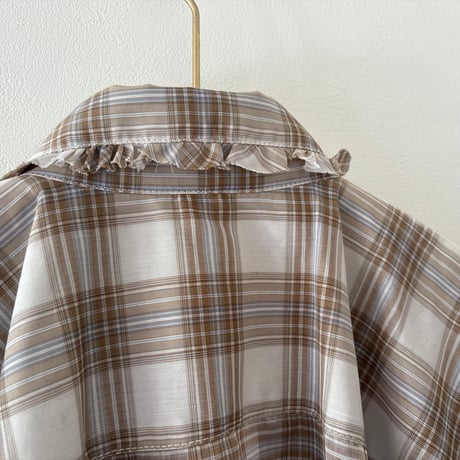 slopy frill blouse