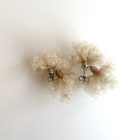 shibori tsubu ピアスbeige