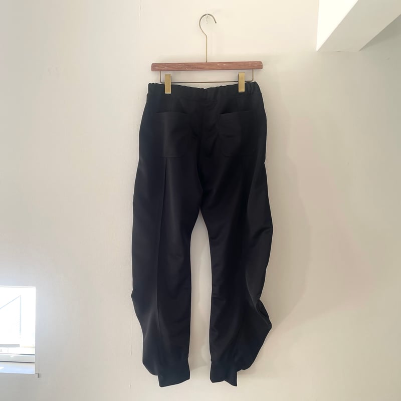 Reebok deformed sweat pants/black | tojikomi