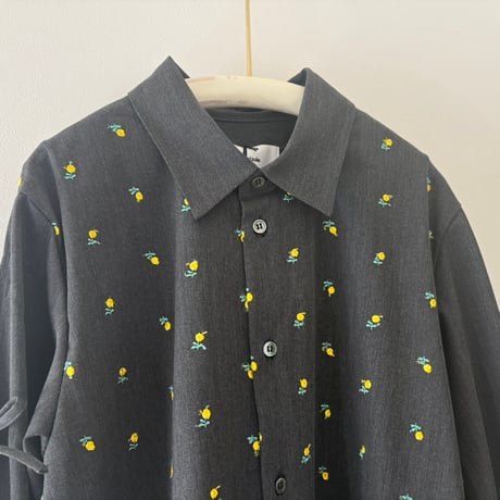 ラスト1☆Flower embroidery ribbon blouse