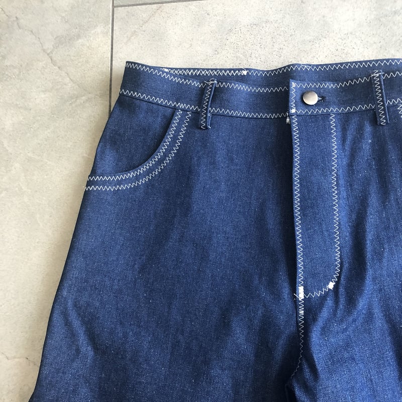 ジグザグステッチのデニムパンツ ブルー×ホワイト(サイズ3 ジグザグステッチのデニムパンツ ブルー×ホワイト(サイズ3