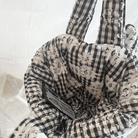 Ribbon hand bag