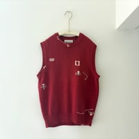 drawing knit vest
