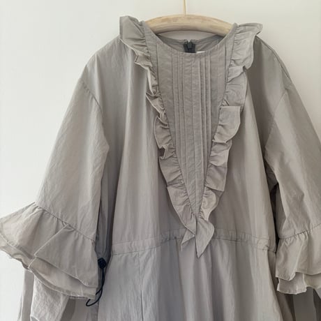 nylon ruffled dressグレージュ