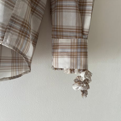 slopy frill blouse
