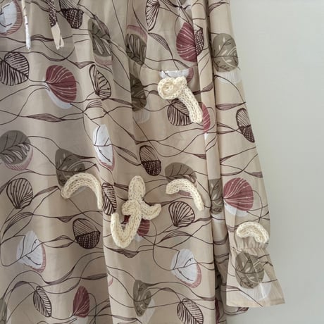printed knit /blouse  葉っぱ柄