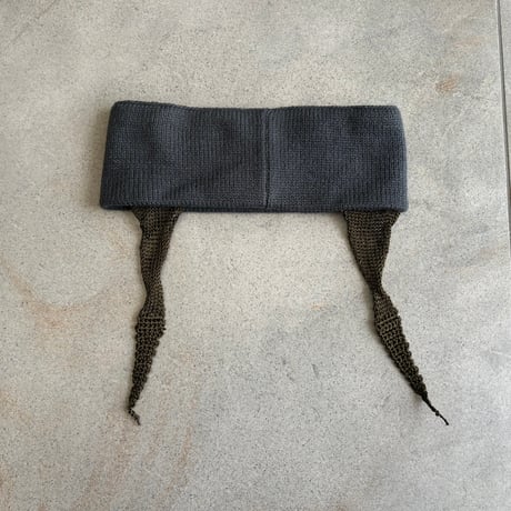 met hair band/charcorl