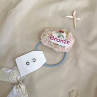 fur motif hair tie