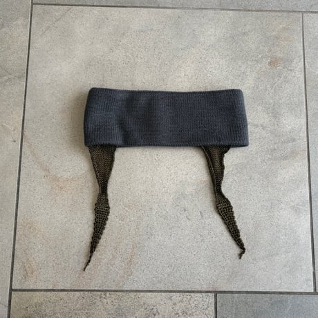 met hair band/charcorl
