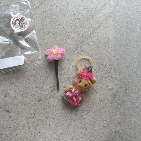 日焼けまゆげちゃんミニチャーム