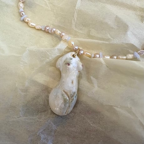 Leda necklace