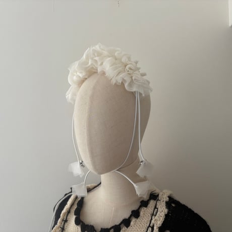 herb head-dress/white