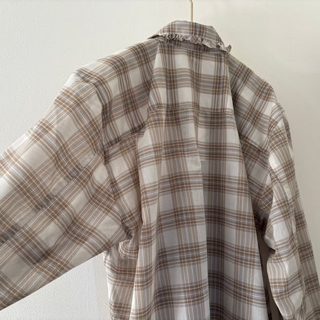 slopy frill blouse