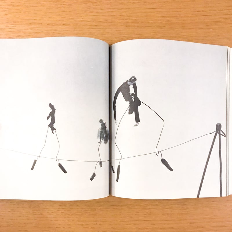 Calder's Circus | タバネルブックス