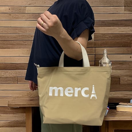 【新品未使用】Merci Parisメルシー トートバッグ 刺繍入り ⭐︎紙袋付き 匿名発送】Merci Paris メルシー トートバッグ 紙袋付 新品未