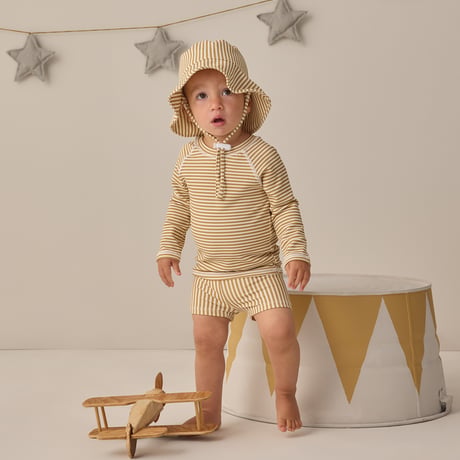 【Quincy Mae】 FINN RASHGUARD + SHORT SET || HONEY STRIPE SMALL