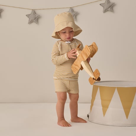 【Quincy Mae】 FINN RASHGUARD + SHORT SET || HONEY STRIPE SMALL