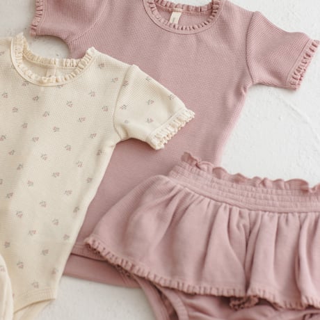 【Quincy Mae】SHORT SLEEVE WAFFLE BODYSUIT || MAUVE DITSY