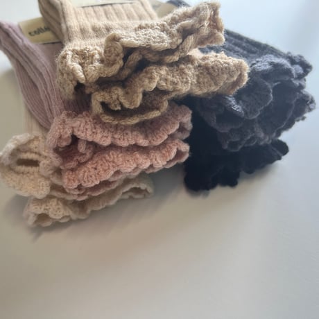 【 Collegien 】4952 Hermine - Wool & Cashmere Ribbed Crew Socks with Ruffle