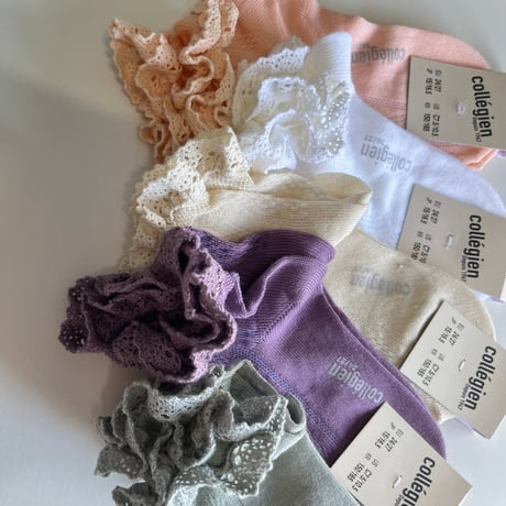 【 Collegien 】9557 Annette-Lightweight Pointelle Socks with Lace Frill