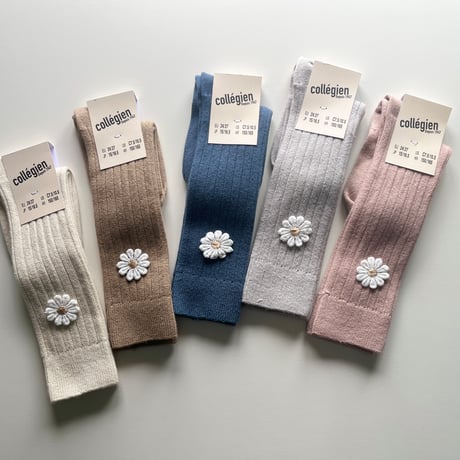 【Collegien】2980 Valentine - Ribbed Knee-high Socks with Daisy