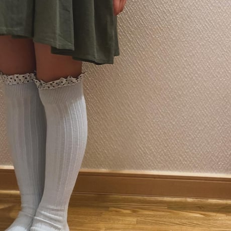 【 Collegien 】2976 Maud - Polka Dots Ruffle Knee-high Socks