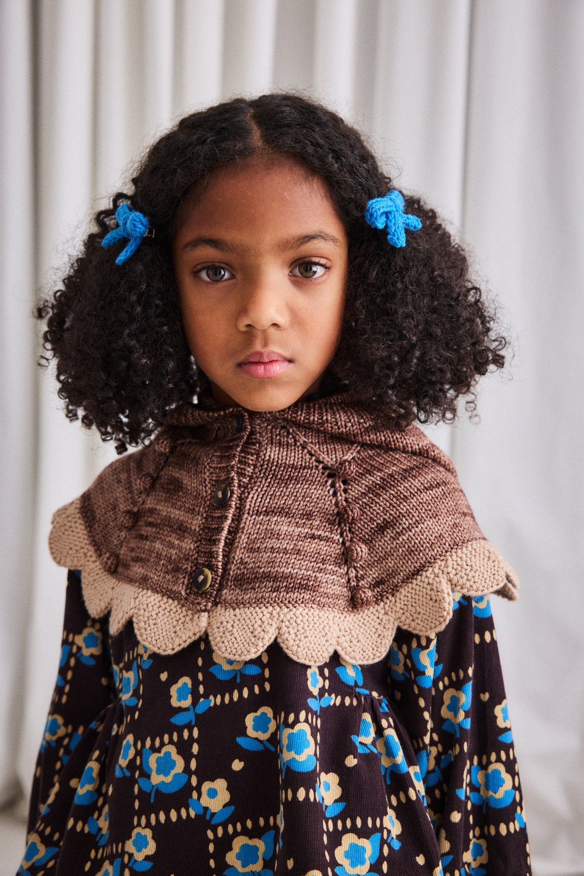 Misha & Puff ケープレット Misha&Puff】Scallop Capelet (Affogato) | MIK & CO