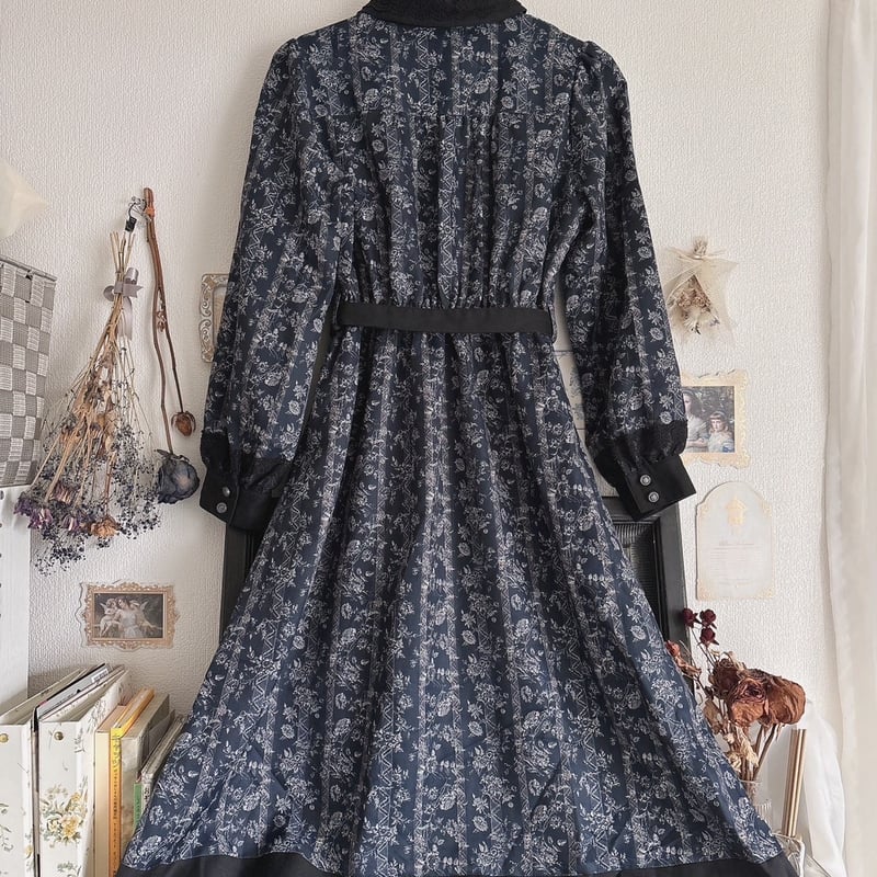 値下げ中　【新品タグ付き】　アクシーズファム　ミュルーズ染織美術館 ミュルーズ染織美術館」ブランド柄の新商品 『axes femme