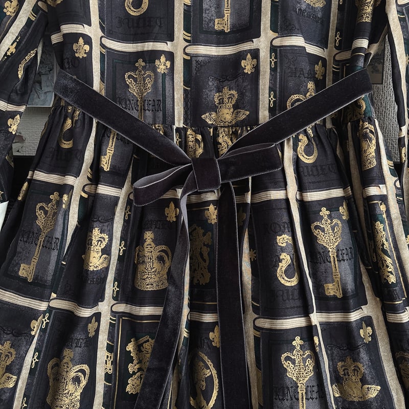 Jane Marple Royal Library ワンピース | anonymous