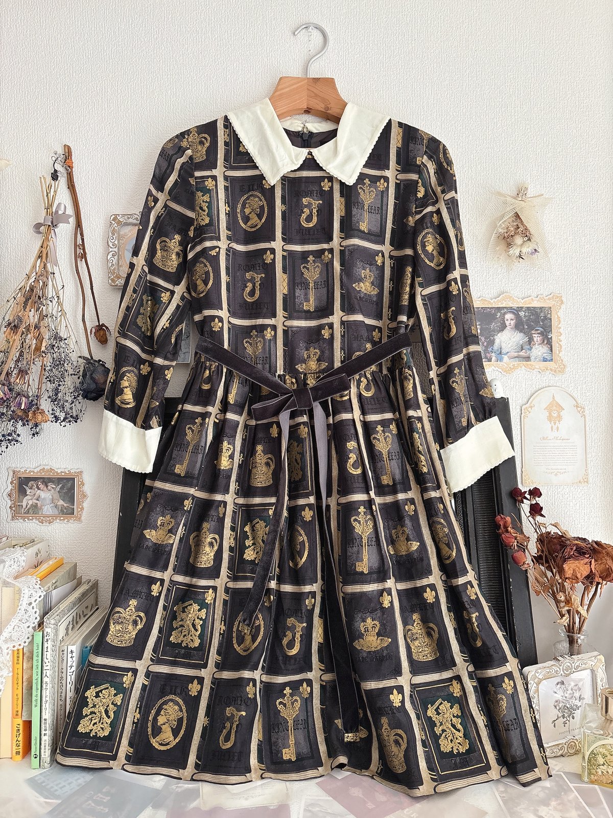 Jane Marple Royal Library ワンピース | anonymous